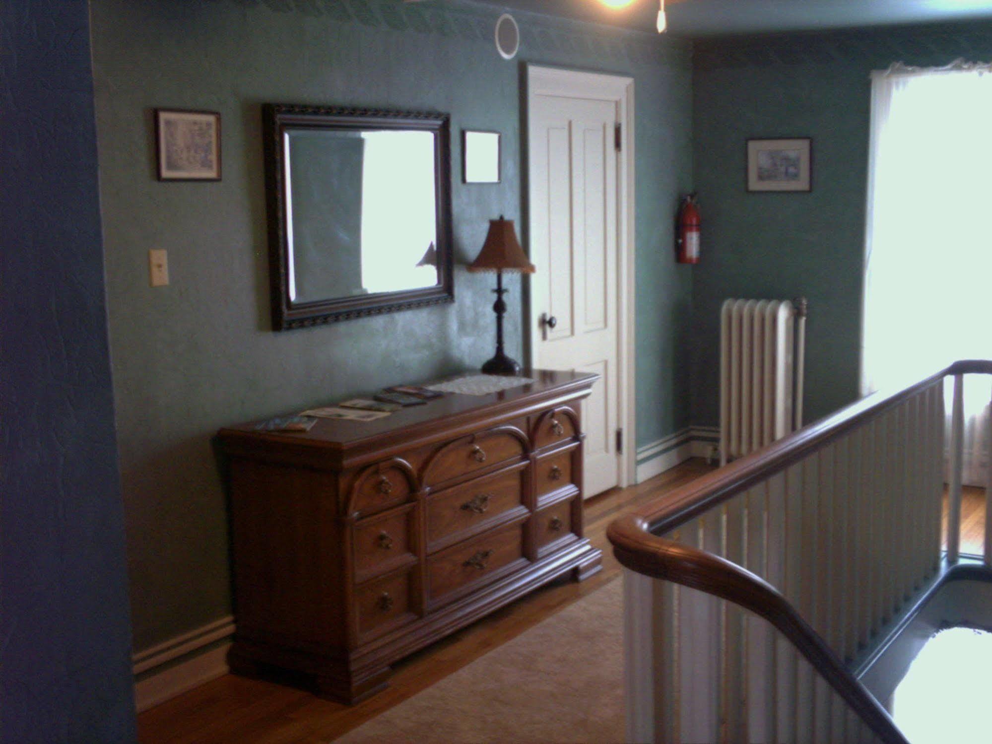 Four Creeks Bed & Breakfast Girard Værelse billede